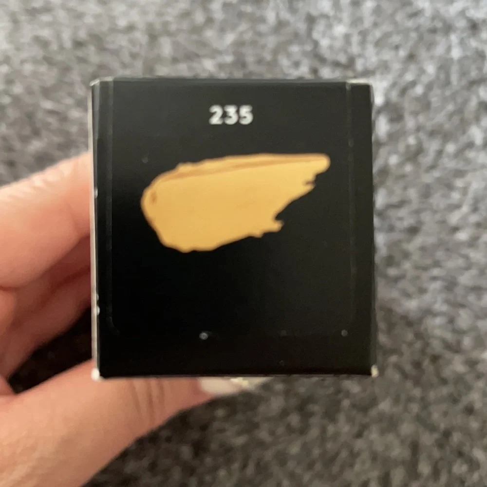 Fenty 235 Pro Filt’r Soft Matte Liquid Foundation